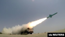 지난 2020년 이란군이 순항미사일 발사 훈련을 하는 모습. (자료사진)