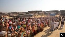 Bangladeshda qo'nim topgan rohinja qochoqlari