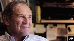 지난달 방북했다가 26일 북한에 억류된 것으로 알려진 85살의 캘리포니아 거주 미국인 메릴 뉴먼. 2005년 자료사진.