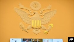 아마존(제프 베이조스)과 애플(팀 쿡), 페이스북(마크 저커버그), 구글(순다르 피차이) 최고경영자들이 29일 반독점 문제를 다루는 미 하원 법사위 화상 청문회에 출석했다.