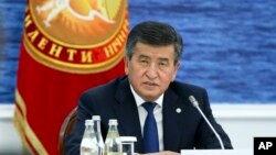 资料照-热恩别科夫在欧亚经济联盟政府间理事会上发表讲话。（2019年8月9日）