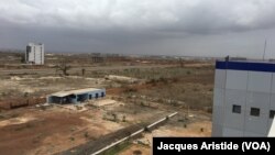 Vue générale du gigantesque chantier de la "ville nouvelle" de Diamniadio, Sénégal, 8 août 2018. (VOA/Jacques Aristide)