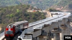 India berencana membangun jalur kereta api baru untuk mengimbangi pembangunan oleh Tiongkok di perbatasan.