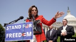 마리아 엘비라 살라자르 미국 공화당 하원의원.