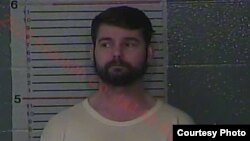 លោក Micky Rife បុរស​អាមេរិកាំង​​ម្នាក់​ក្នុង​រដ្ឋ​ Kentucky ត្រូវបានចាប់ខ្លួនកាលពីខែមករា ឆ្នាំ២០១៩ ពី​បទ​ប្រព្រឹត្ត​ និង​ប៉ុនប៉ង​ប្រព្រឹត្ត​ការ​បំពាន​ផ្លូវ​ភេទ​ក្មេង​ស្រី​ពីរ​នាក់នៅប្រទេសកម្ពុជា។ (រូបថតដោយ Franklin County Regional Jail)