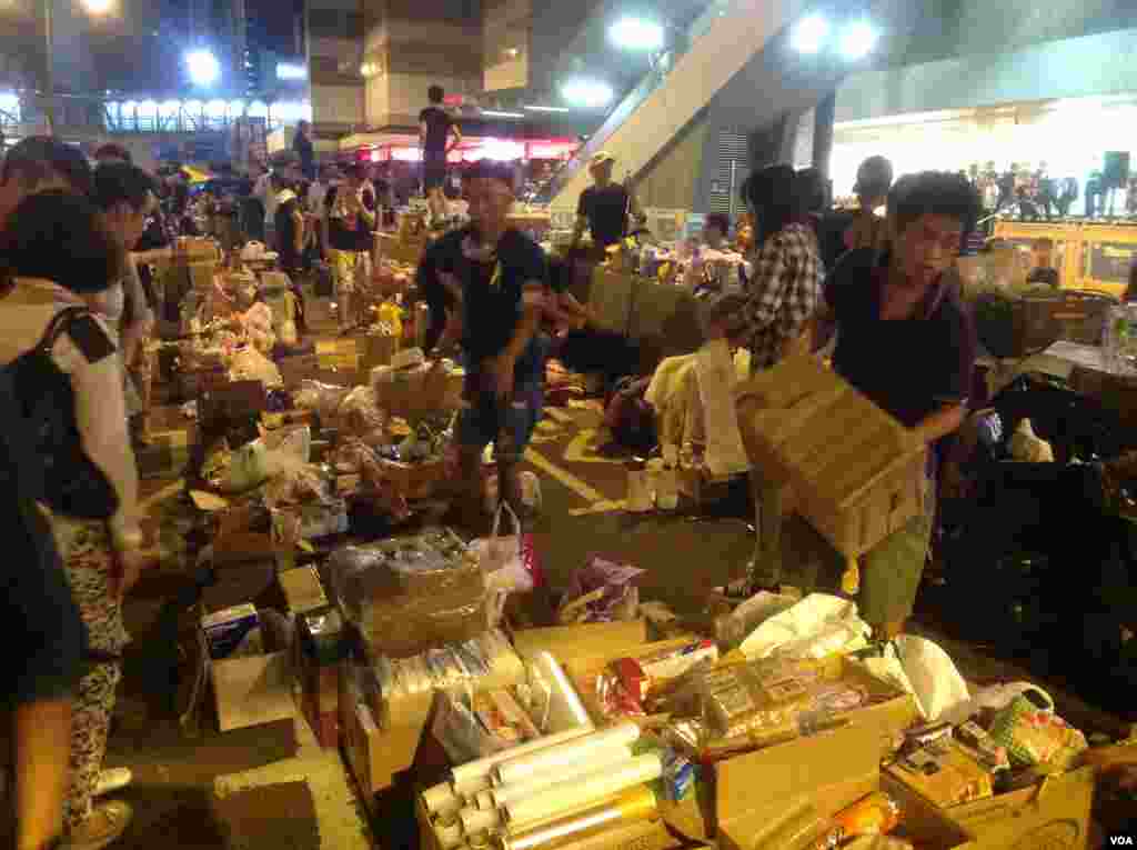 香港争真普选全民抗争星期二进入第3天（美国之音图片/海彦拍摄）