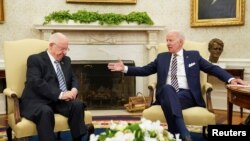 Presiden Israel Reuven Rivlin (kiri) bertemu Presiden AS Joe Biden di Gedung Putih, Senin 28 Juni 2021.