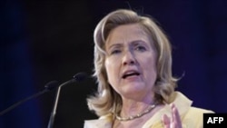 Ngoại trưởng Clinton nói một cuộc chuyển quyền ngay lập tức là điều tốt nhất cho nhân dân Yemen