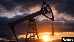 러시아 타타르스탄 공화국 알메티예프스크 외곽에서 오일 펌프 잭이 보인다. (자료사진)