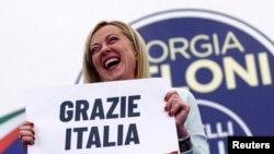 Pemimpin sayap kanan Italia Giorgia Meloni di markas malam pemilihan partai, di Roma, Italia 26 September 2022. (Foto: REUTERS/Guglielmo Mangiapane)