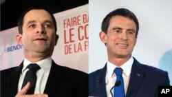 Les candidats socialistes français Benoît Hamon, à gauche, et l'ex-Premier ministre Manuel Valls s'affrontent dans la course à l'investiture du Parti socialiste avant la présidentielle d'avril-mai 2017.
