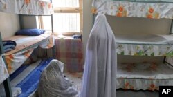 이란의 에빈(Evin) 교도소에 지난 2006년 6월 영국과 호주의 이중국적자인 두 여성이 수감돼 있다.