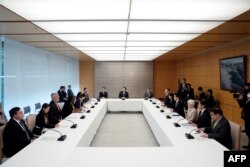 일본을 방문 중인 린다 토머스-그린필드 유엔 주재 미국 대사가 18일 북한에 의한 일본인 납치 피해자 가족들을 만났다.