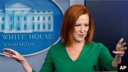젠 사키 백악관 대변인이 6일 정례 브리핑을 하고 있다. 
