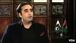 پاکستان پیپلز پارٹی کے چیئرمین بلاول بھٹو زرداری وائس آف امریکہ کی اردو سروس کے ساتھ ایک خصوصی انٹرویو میں گفتگو کر رہے ہیں۔ 8 مارچ 2019