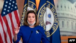 낸시 펠로시 미국 하원의장이 23일 의회에서 민주당이 발의한 '민주주의 보호 법안' 관련 기자회견을 했다.