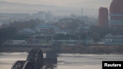 지난해 3월 중국 단둥에서 바라본 북한 신의주.