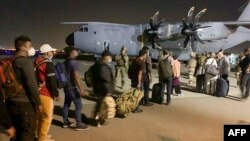 ევაკუაცია საფრანგეთის სამხედრო თვითმფრინავზე. 17 აგვისტო, ქაბული, ავღანეთი