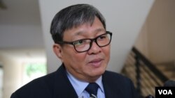 រូបឯកសារ៖ លោក​ សុន ឆ័យ​ ជា​អតីត​សមាជិក​គណៈ​កម្មាធិការ​អចិន្ត្រៃយ៍​ និង​គណៈ​កម្មាធិការ​នាយកមួយរូប ក្នុងចំណោម​​បី​រូប​របស់​គណបក្ស​សង្គ្រោះ​ជាតិ​ ដែលបាន​ដាក់​លិខិត​ទៅ​លោក​ ស ខេង​ រដ្ឋ​មន្ត្រី​ក្រសួង​មហា​ផ្ទៃ​ ដើម្បី​អាច​ធ្វើ​នយោបាយ​ឡើង​វិញ​។