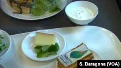 Konferensi perubahan iklim memboroskan satu ton makanan per hari (foto: S. Baragona/VOA)