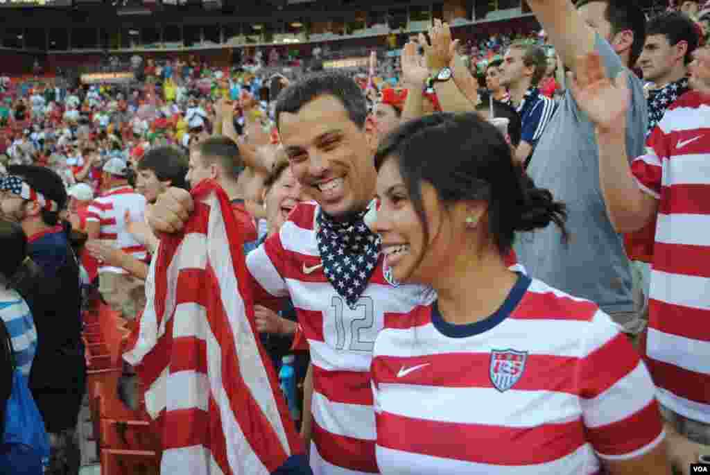 USA soccer supporters&#39; section at FedEx Field prior to kick-off. Many fans wore the U.S. national team&#39;s new horizontal red-and-white striped jersey, introduced earlier this year. VOA/M. Lipin