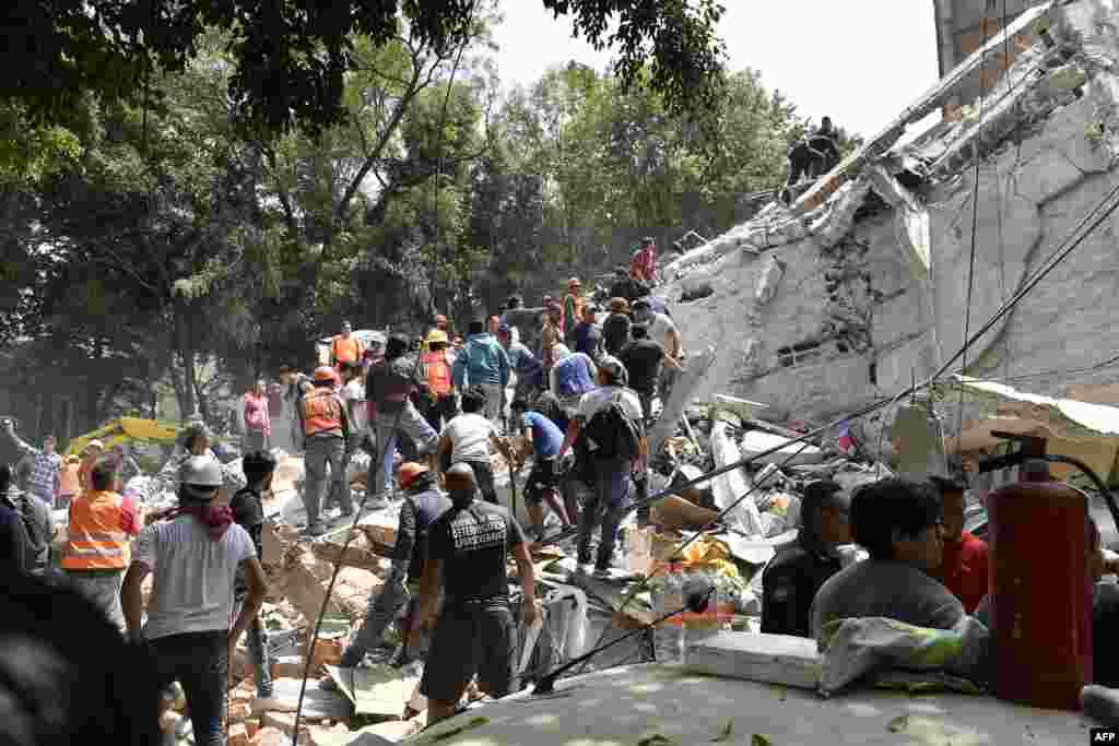Les décombres d&#39;un bâtiment qui est tombé lors du séisme, à Mexico, Mexique, le 19 septembre 2017.