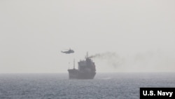 توقیف کشتی توسط نیروهای ایران در تنگه هرمز