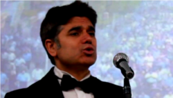 Güneyli müğənni Amerikanın Səsinə danışır