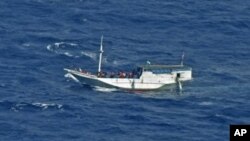 Human Rights Watch (HRW) mendesak agar penyelamatan jiwa menjadi prioritas dalam menyelamatkan imigran gelap di laut (foto: dok). 