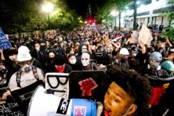 Para pengunjukrasa Black Lives Matter, 2 Agustus 2020. (Foto: AP)