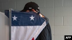 Поранешниот претседател Доналд Трамп, кој доминираше во кампањата на републиканците од самиот почеток, и покрај неговите кривични пријави, победи на сите предизбори, освен на еден од досегашните