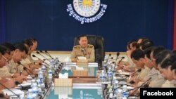 ក្រុម​ថ្នាក់​ដឹកនាំ​នៃ​អគ្គស្នងការ​ដ្ឋាន​នគរបាល​ជាតិ។ (រូបថត​ដកស្រង់​ពី​ទំព័រហ្វេសប៊ុក​របស់​អគ្គស្នងការ​ស្នងការដ្ឋាន​នគរបាល​ជាតិ)