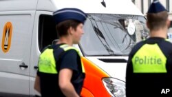 Polisi Belgia melakukan operasi penggerebekan di kota Antwerpen (foto: dok).