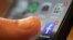 L'application Facebook sur le téléphone, le 11 août 2019.