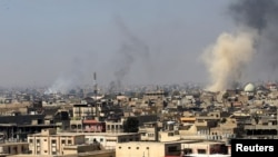 摩苏尔西部旧城区的战火硝烟（2017年3月26日）