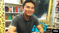 Phal Sok is an organizer of the Los Angeles-based non-profit Youth Justice Coalition. (Men Kimseng/VOA Khmer) 