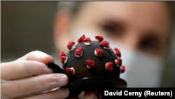 Coronavirus-Shaped Cake