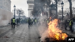 Manifestation de gilets jaunes sur les Champs-Elysées le 8 décembre 2018.