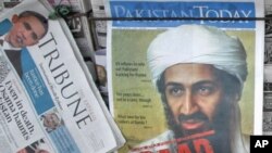 Newspapers headlines on death of Osama bin Laden, Lahore, Pakistan, May 3, 2011 (file photo).