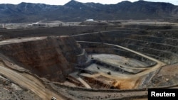 រូបឯកសារ៖ ទិដ្ឋភាព​នៃ​អណ្តូងរ៉ែ​របស់​ក្រុមហ៊ុន MP Materials ក្នុង​រដ្ឋ California កាលពី​ថ្ងៃទី ៣០ ខែមករា ឆ្នាំ២០២០។