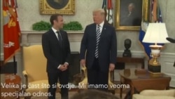 Tramp skinuo perut sa "savršenog" Makrona