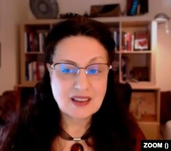 Маргарита Асенова – виш соработник во Фондацијата Џејмстаун во интервју за Гласот на Америка на македонски преку платформата „Зум“.