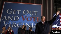 罗姆尼在维吉尼亚结束竞选演说是向民众示意