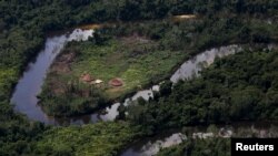 Pemandangan dari sebagian wilayah hutan Amazon di Roraima, Brazil, dalam foto yang diambil pada 18 April 2016. (Foto: Reuters/Bruno Kelly)