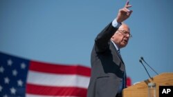 Senator Sanders Kentukida uni qo’llab-quvvatlagan saylovchilarga rahmat aytib, shtatdagi qonun-qoidalarni tanqidga oldi. 