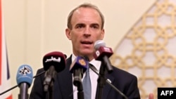 도미닉 라브 영국 부총리가 기자회견하고 있다. (자료사진)