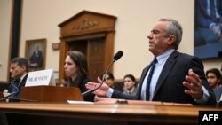 Robert Kenedi Junior, kandidat za predsedničku nominaciju Demokratske stranke, fotografisan tokom pretresa u Kongresu 20. jula 2023. godine. (Foto: AFP/Jim Watson)