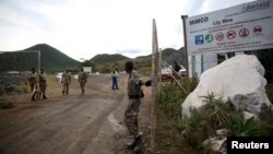 Entrée de la mine Lily de Vantage Goldfields, en Afrique du Sud, le 5 février 2016. (REUTERS/Siphiwe Sibeko)