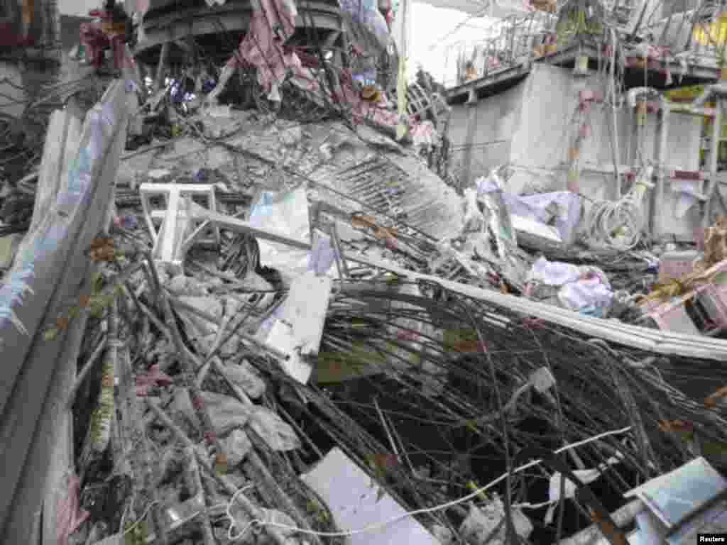 Interior of No. 4 reactor building at the tsunami-crippled Fukushima Dai-chi nuclear power plant, Nov. 8, 2011.