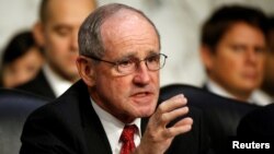 미국 공화당의 제임스 리시 상원의원. 상원 외교위원회와 정보위원회 소속으로, 차기 상원 외교위원장이 유력한 의원이다.